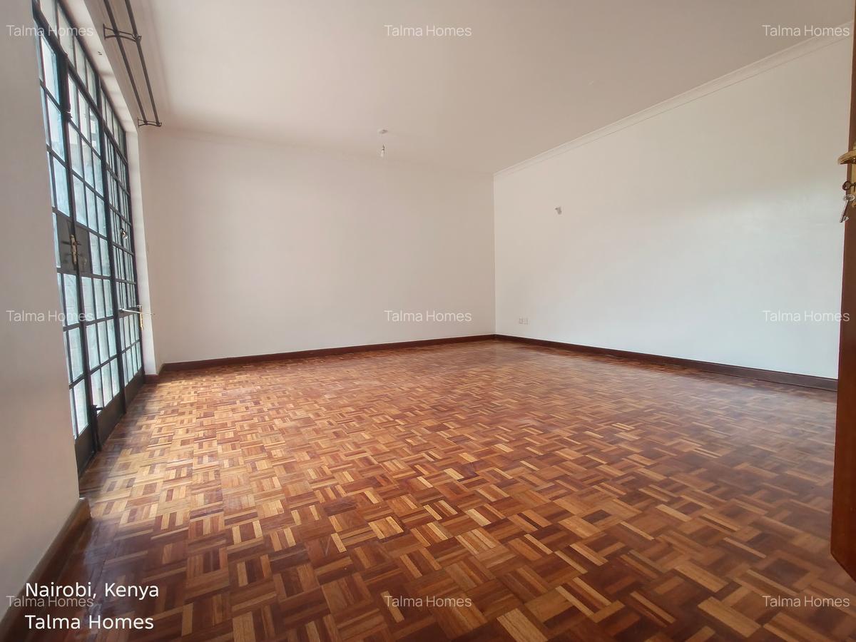 4 Bed Townhouse with En Suite at Lavington - 5