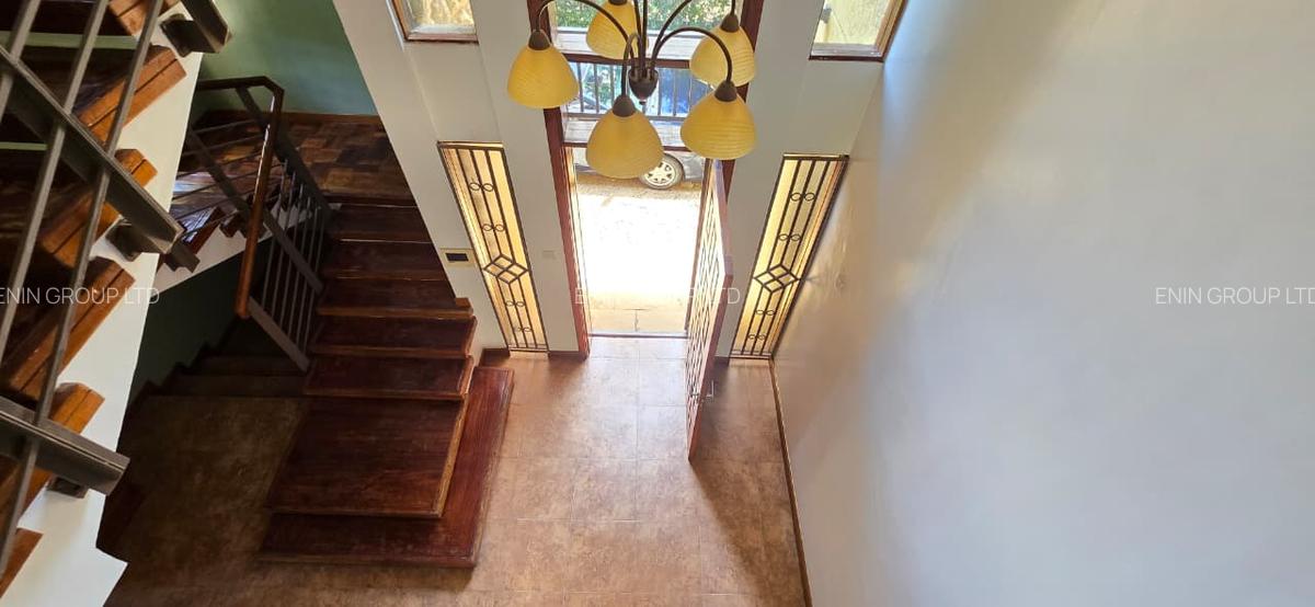 4 Bed Townhouse with En Suite at Lavington Mall - 6