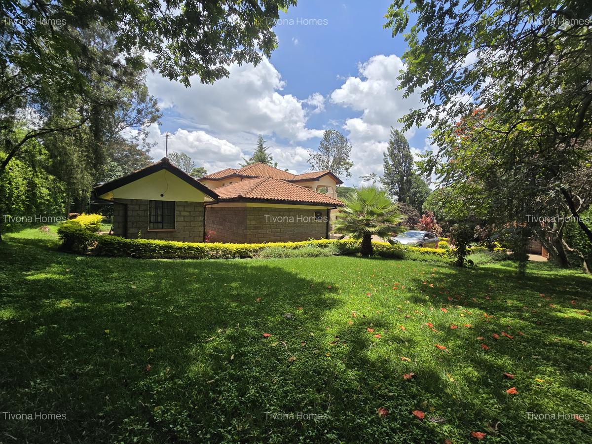 5 Bed House with En Suite in Runda - 2