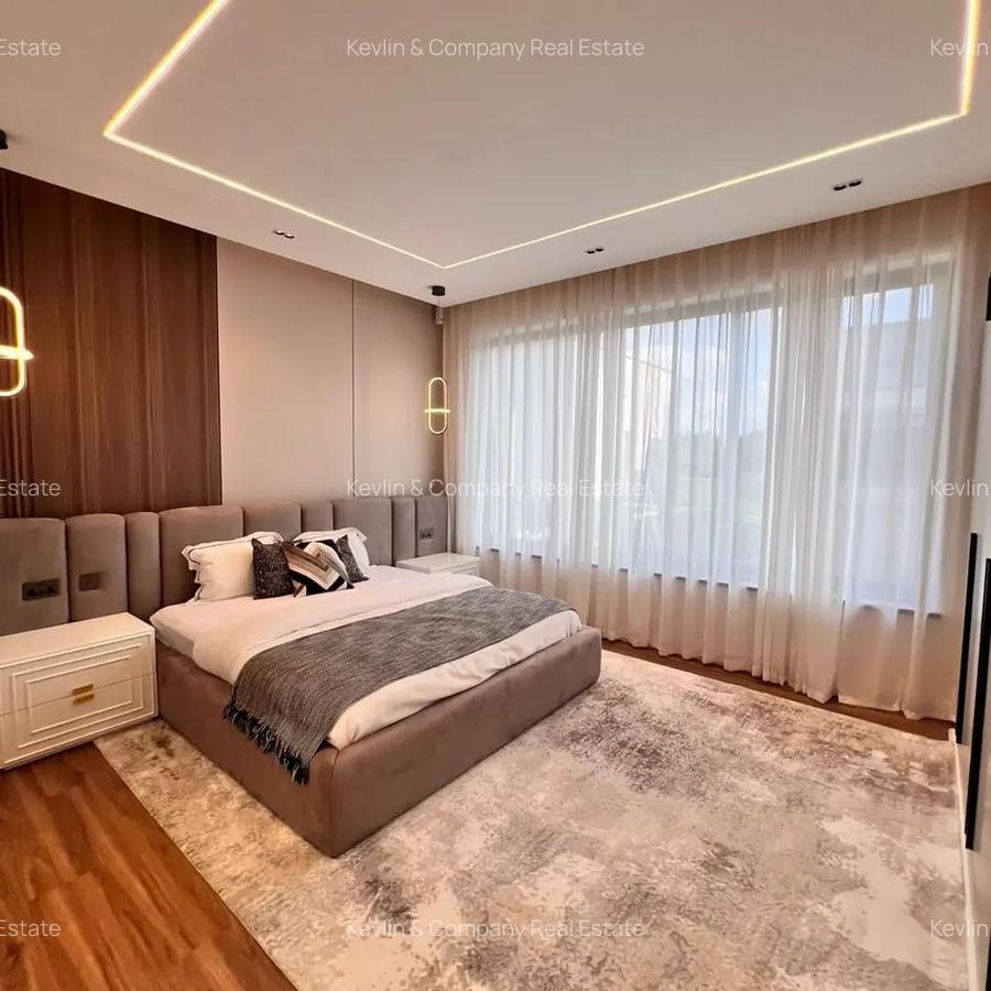 5 Bed Villa with En Suite in Runda - 11