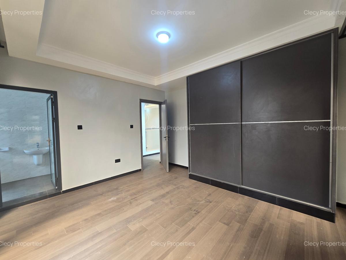 6 Bed House with En Suite at Kimbo - 12