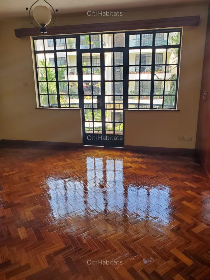 3 Bed Apartment with En Suite in Lavington - 5