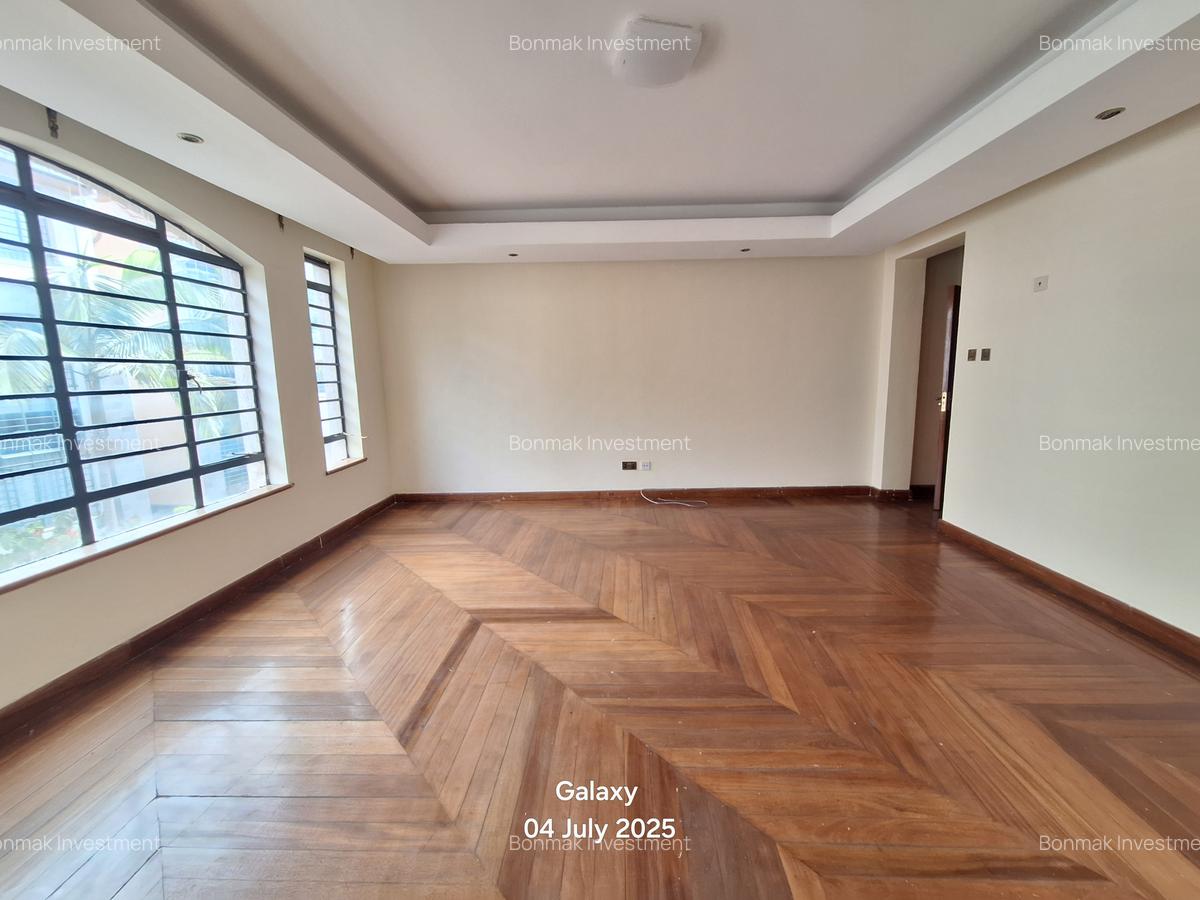 5 Bed Townhouse with En Suite at Convent Drive - 7