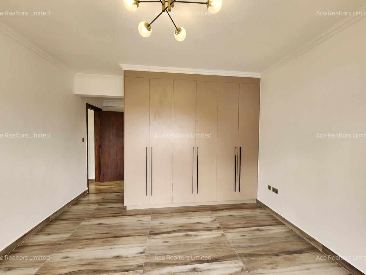 2 Bed Apartment with En Suite at Brookside - 13