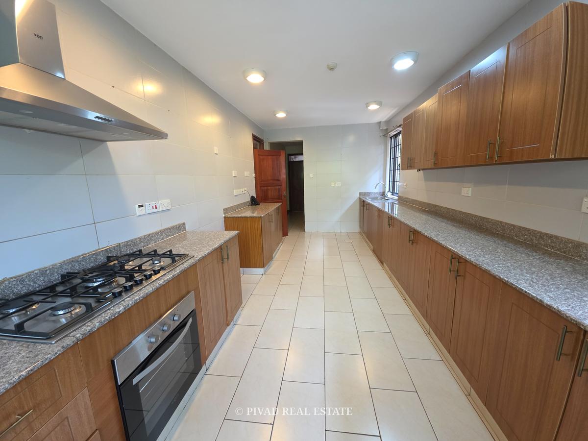 5 Bed House with Swimming Pool in Runda - 2