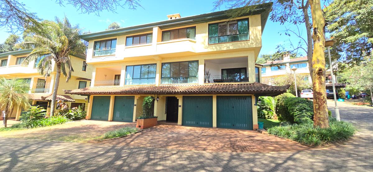 4 Bed Townhouse with En Suite at Kyuna Villas - 5