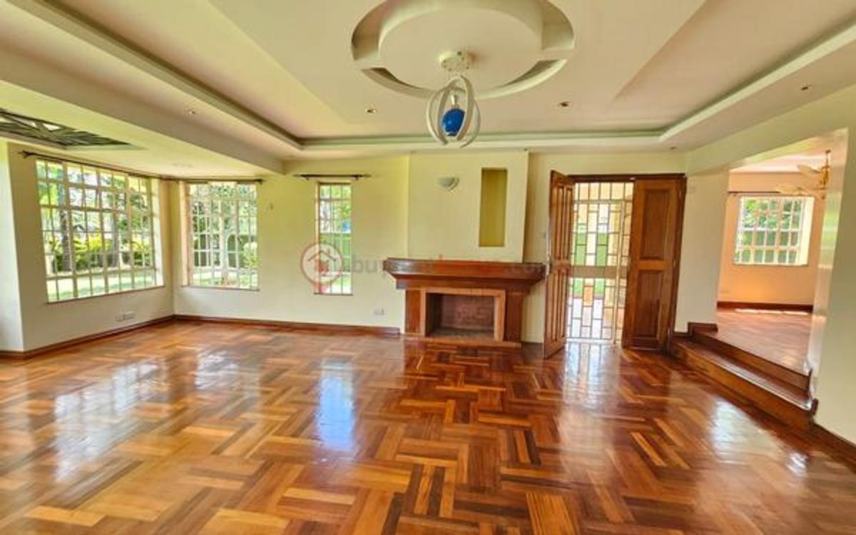 5 Bed Townhouse with En Suite at Westlands - 16