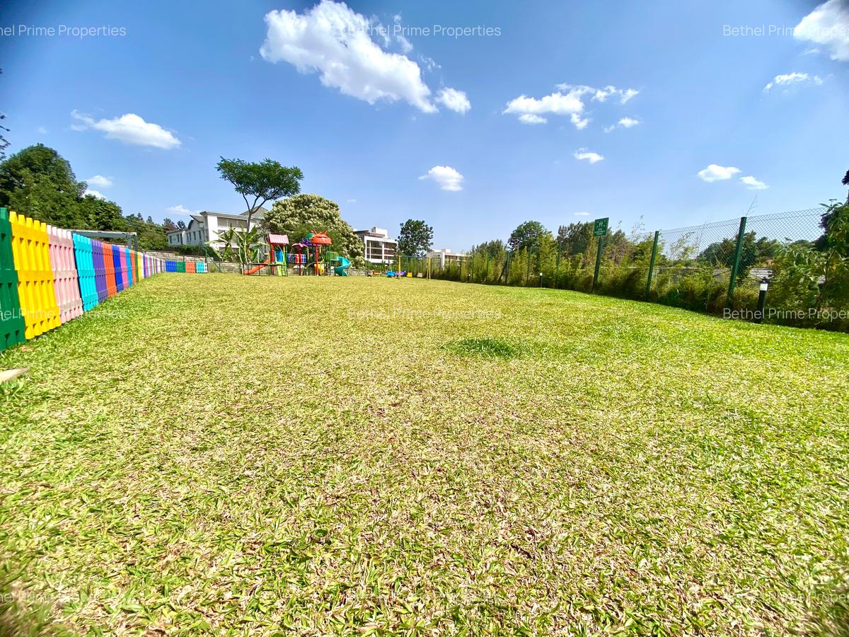 4 Bed Townhouse with En Suite in Rosslyn - 16