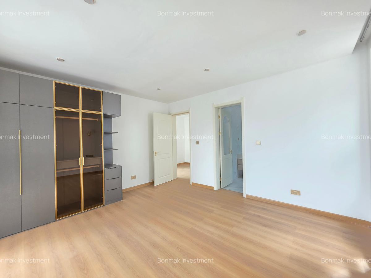 5 Bed Townhouse with En Suite at Issac Gathanju - 19
