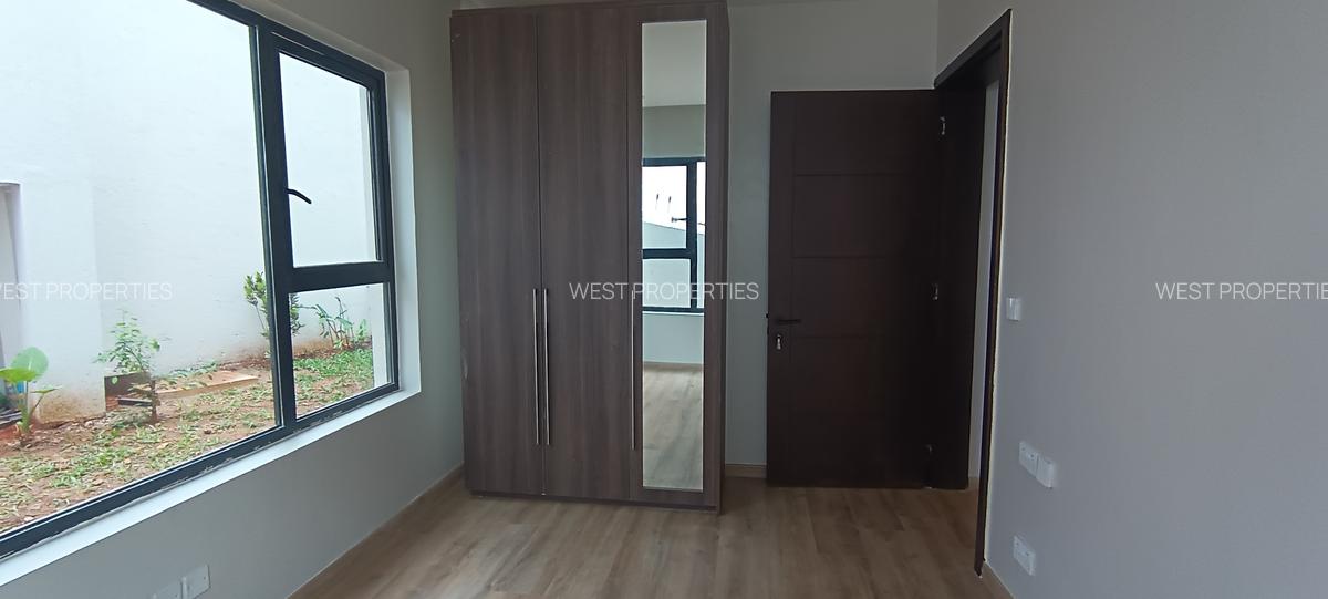 5 Bed Townhouse with En Suite at Manyani Rd - 16