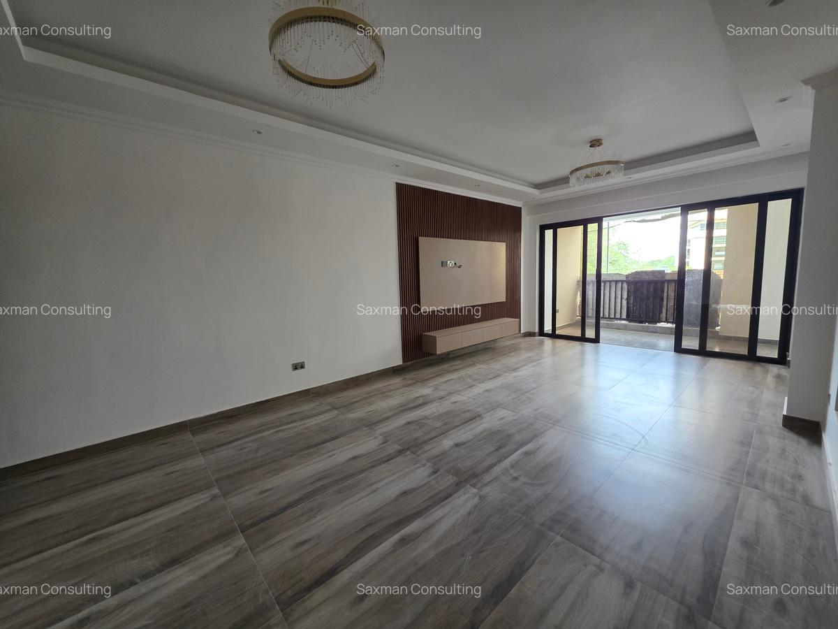 2 Bed Apartment with En Suite in Brookside - 7