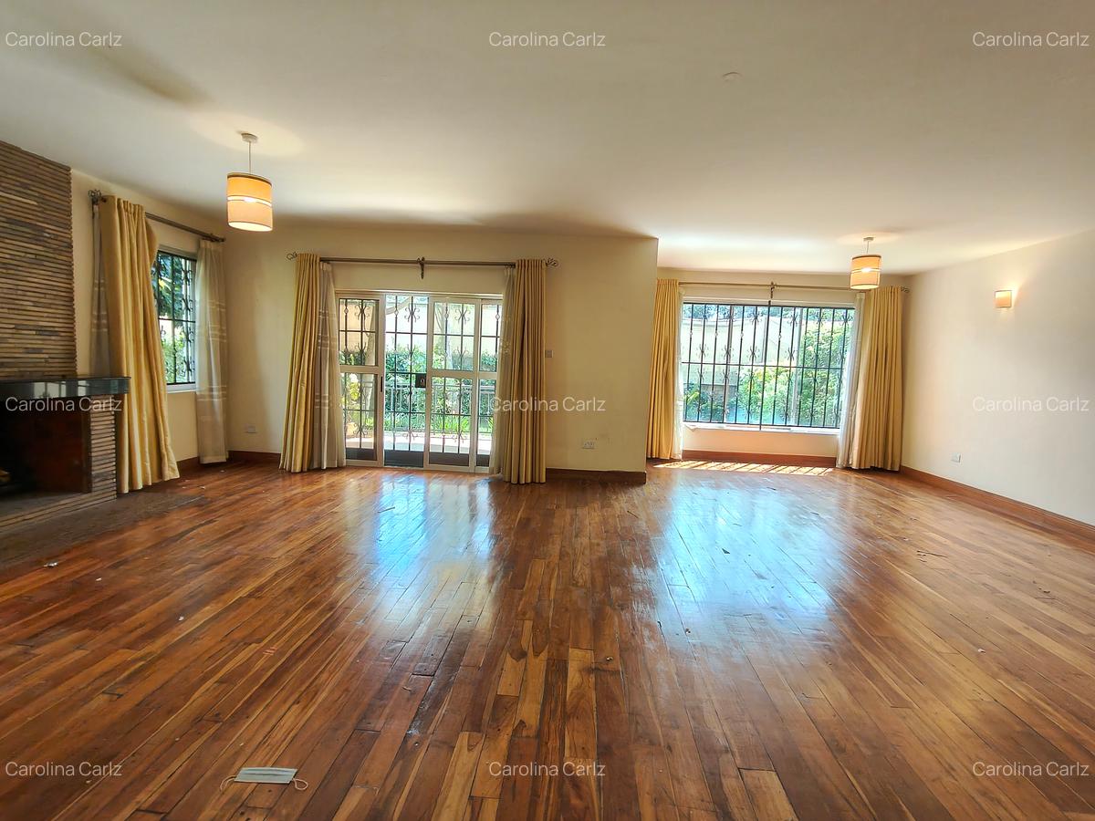 5 Bed Townhouse with En Suite at Spring Valley - 4