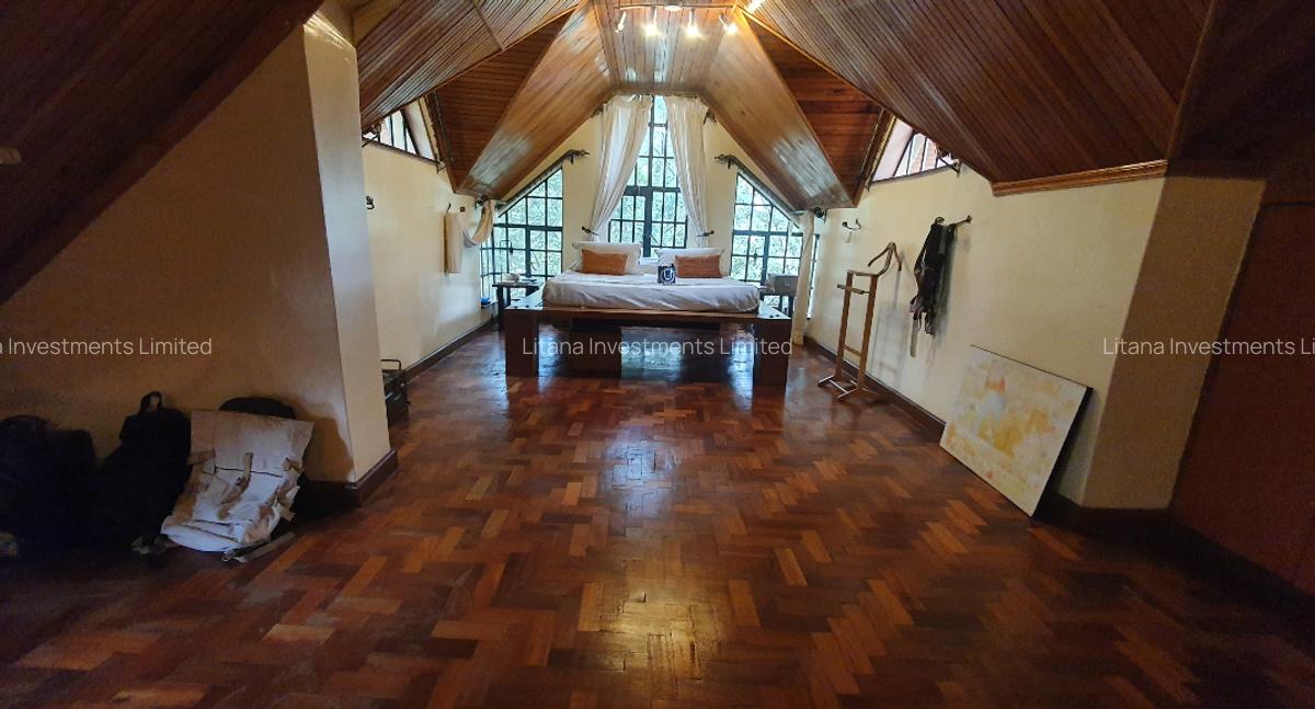 5 Bed House with En Suite at Old Runda - 7