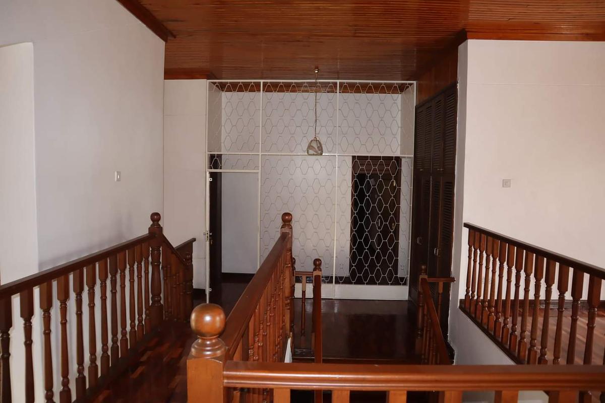 5 Bed Townhouse with En Suite at Karen - 9