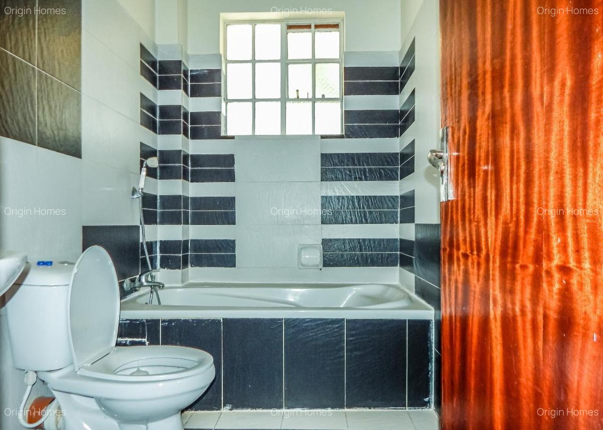 3 Bed Apartment with En Suite at Riverside Drive - 9