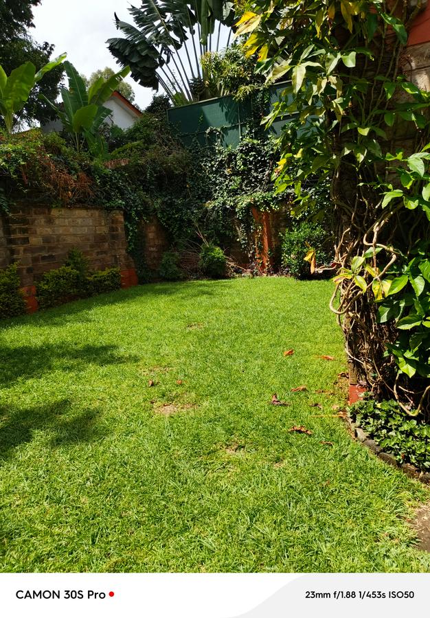 4 Bed Townhouse with En Suite at Lavington - 20
