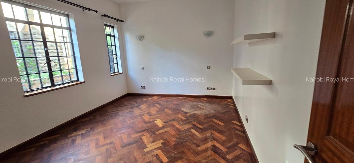 5 Bed Townhouse with En Suite at Lavington Green - 9