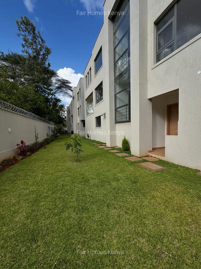 6 Bed Townhouse with En Suite at Lavington Green - 2