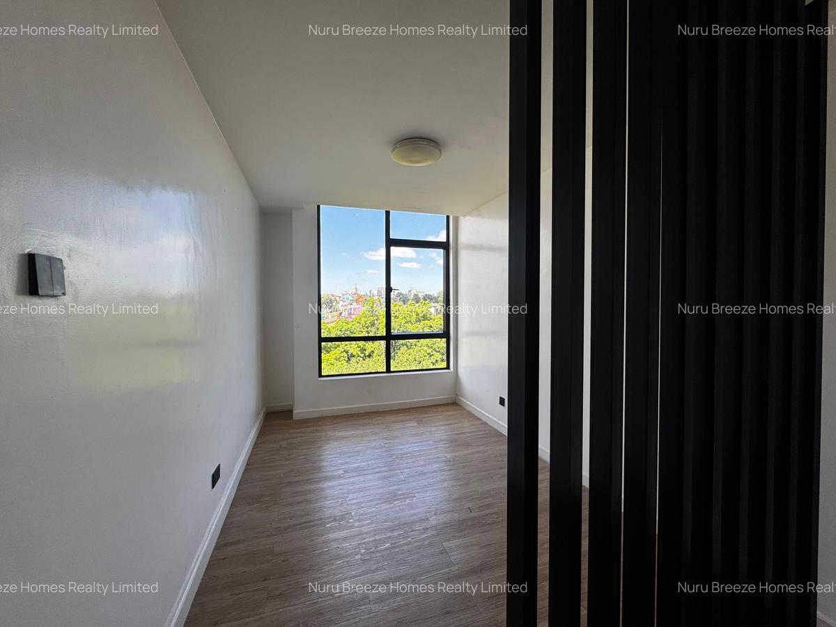 2 Bed Apartment with En Suite in Brookside - 15