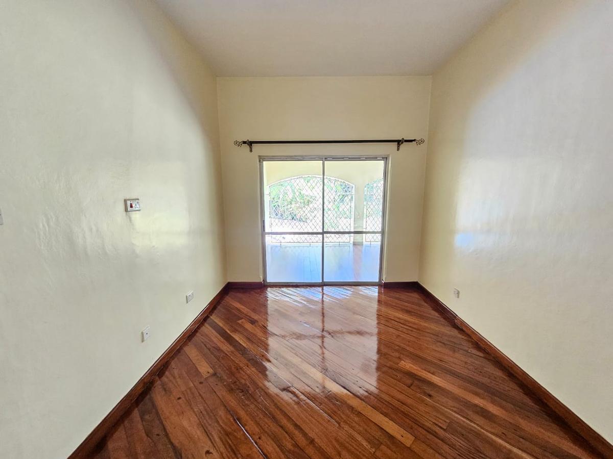 4 Bed House with En Suite in Runda - 11