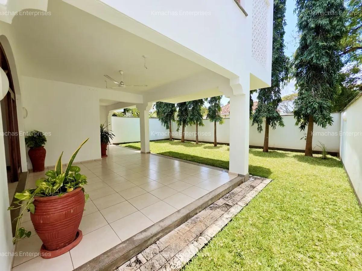 4 Bed Townhouse with En Suite at Greenwood - 19