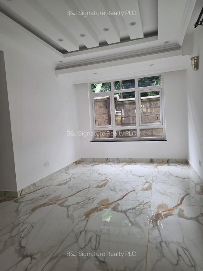 5 Bed Townhouse with En Suite in Lavington - 19
