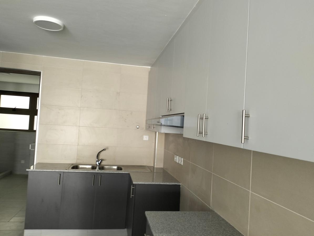 3 Bed Apartment with En Suite in Lavington - 16