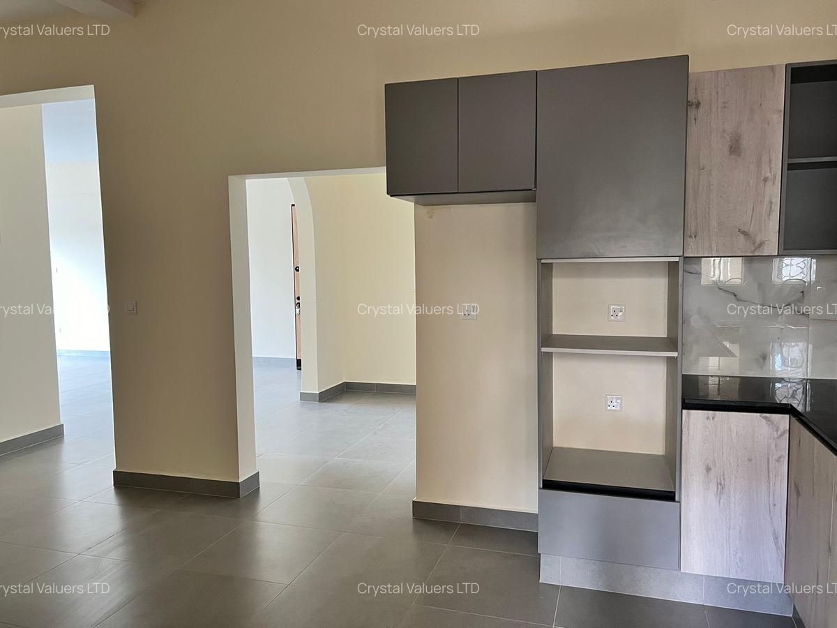 3 Bed Apartment with En Suite in Parklands - 4