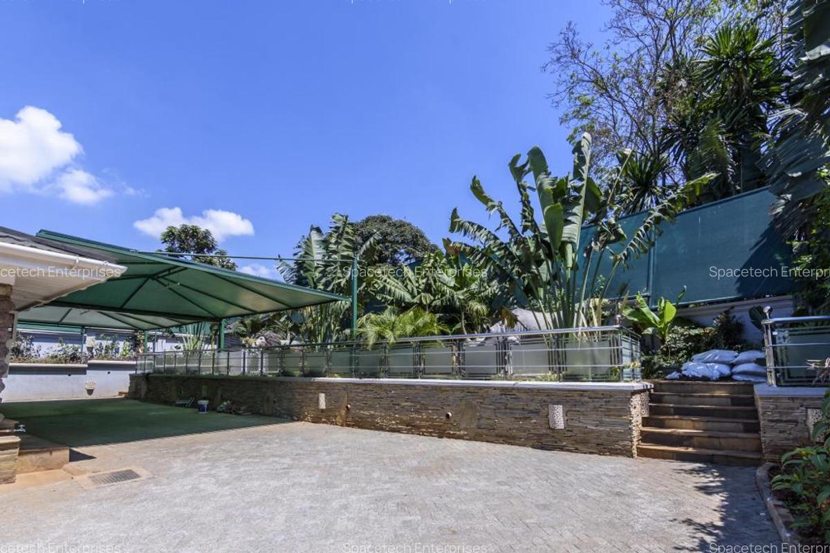 4 Bed House with En Suite in Runda - 2