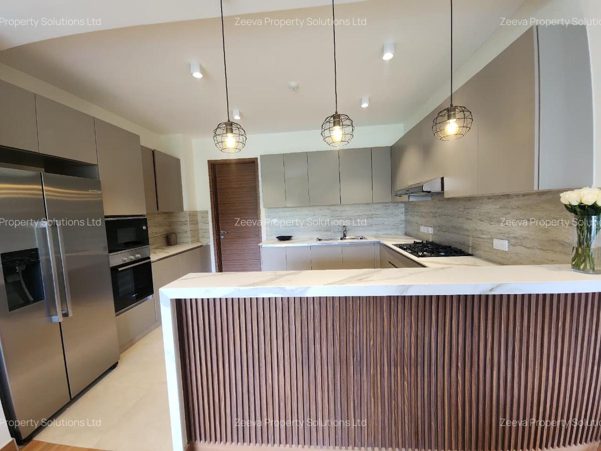 3 Bed Apartment with En Suite in Riverside - 5