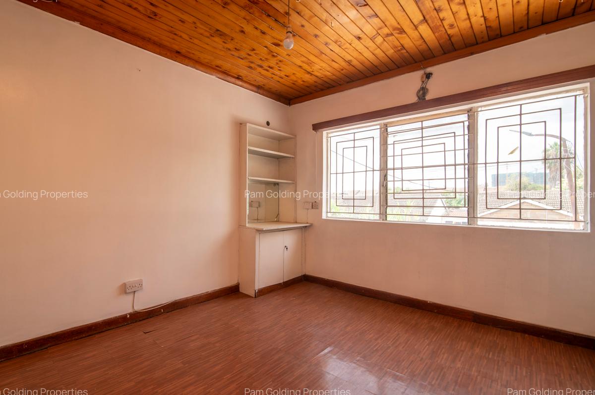 4 Bed Townhouse at Golden Gate - 11