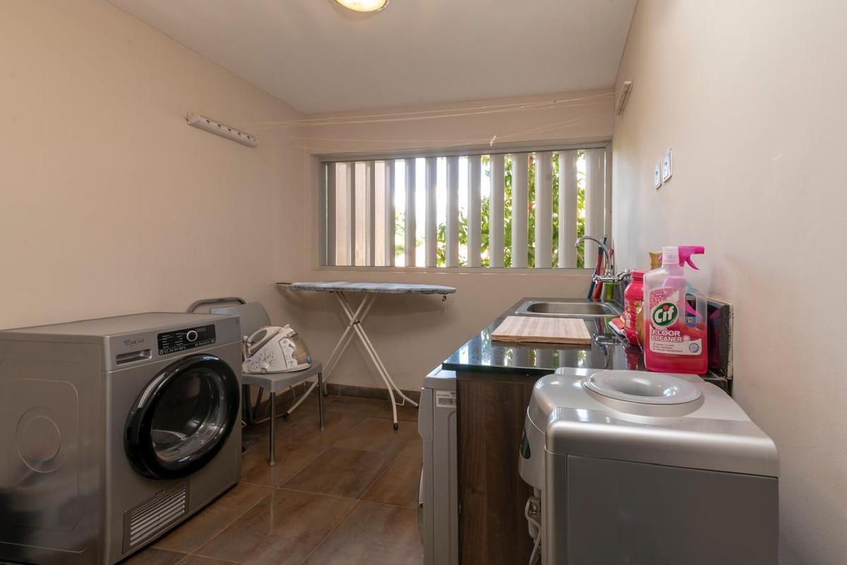 3 Bed Apartment with En Suite at Raphta Rd - 6