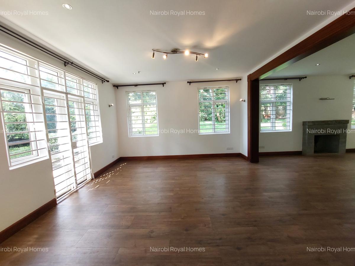 5 Bed House with En Suite at Rosslyn Road - 6