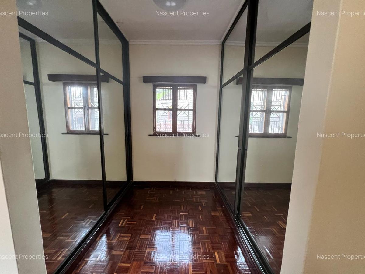 4 Bed Townhouse with En Suite in Spring Valley - 17