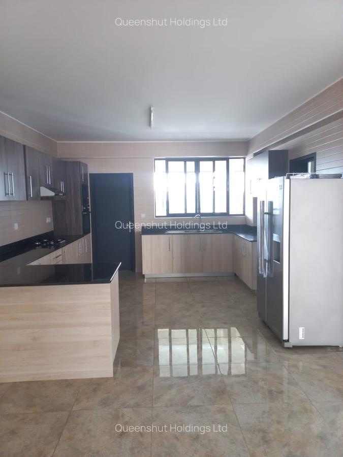 4 Bed Apartment with En Suite in Westlands Area - 8
