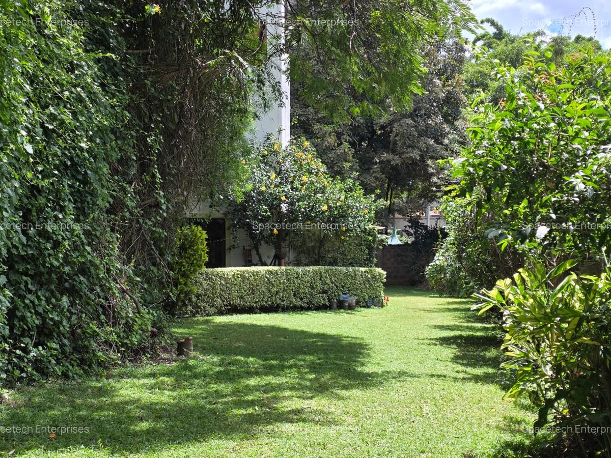 3 Bed Apartment with En Suite in Riverside - 4