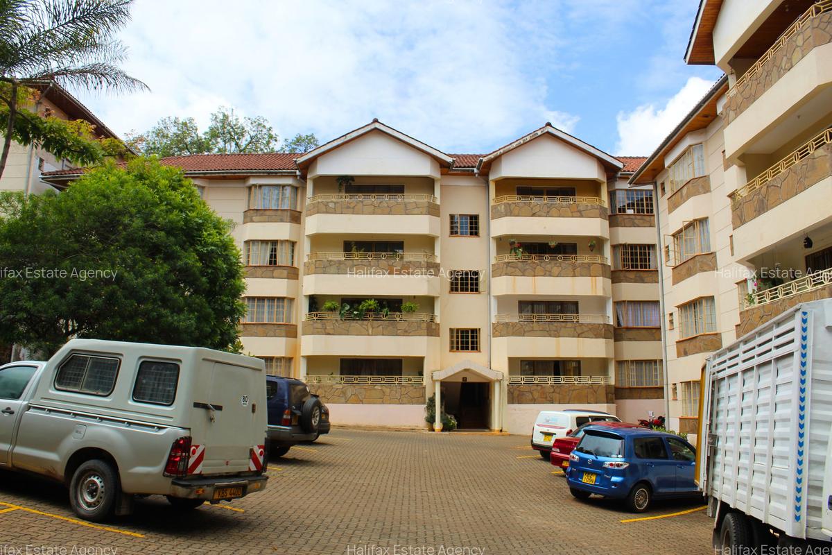 4 Bed Apartment with En Suite in Brookside - 1