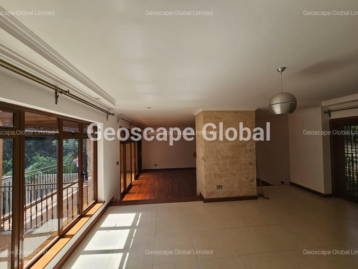 5 Bed Townhouse with En Suite in Lavington - 2