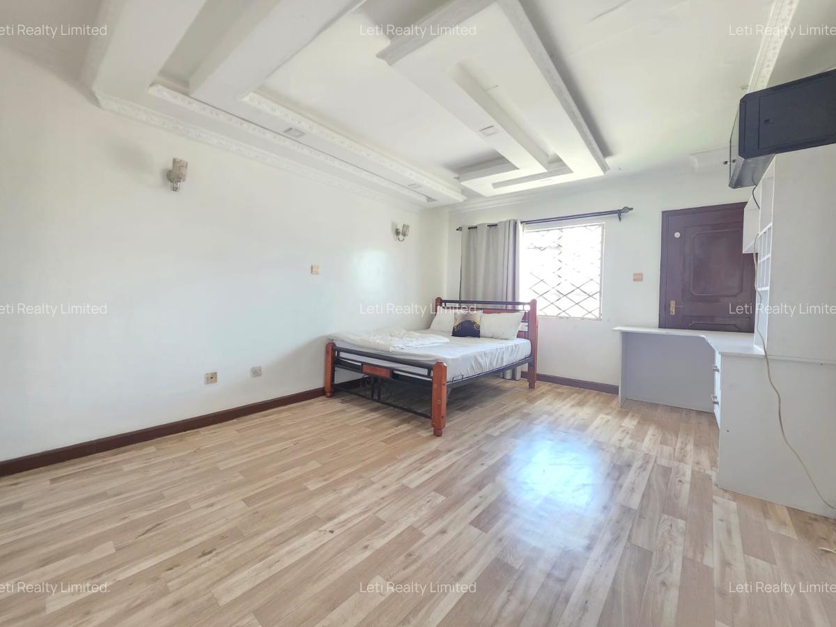 Commercial Property with Service Charge Included in Kilimani - 7