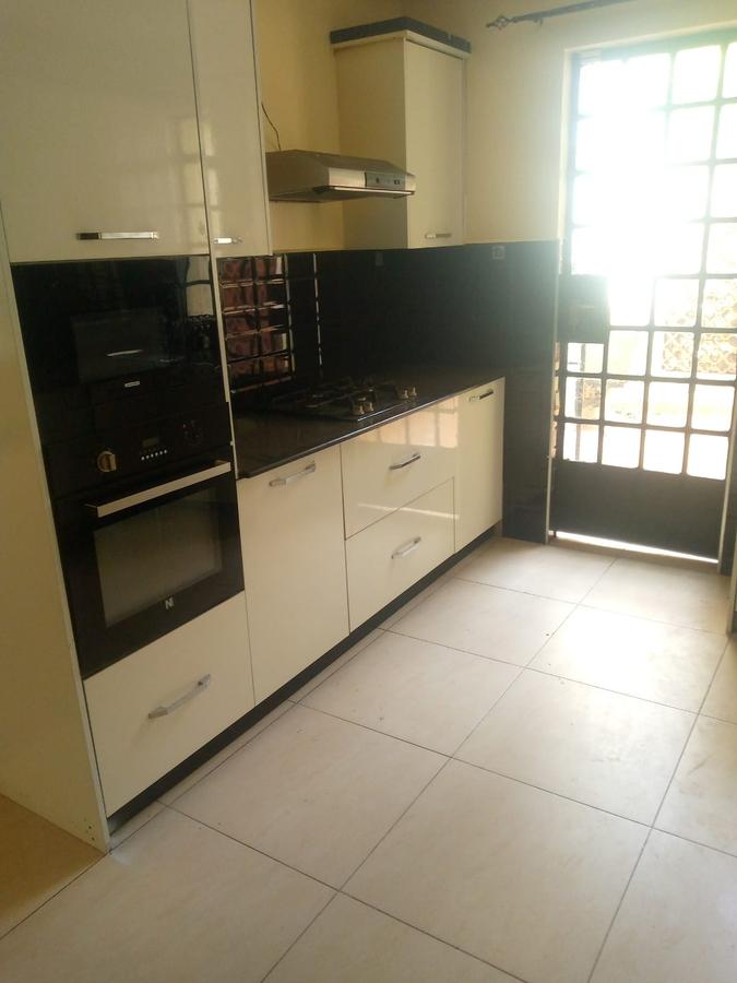 3 Bed Townhouse with En Suite in Kitisuru - 10