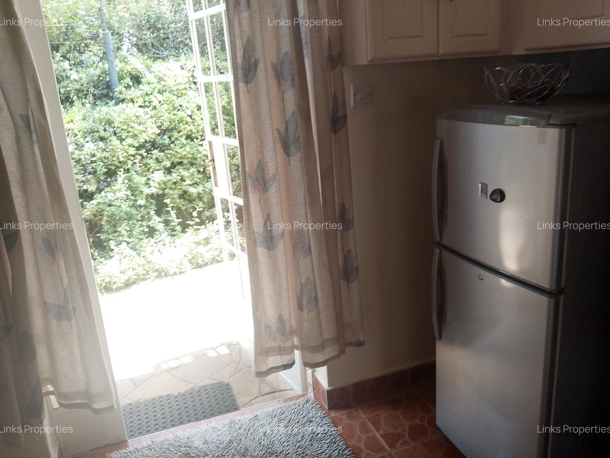 1 Bed House with En Suite at Karen - 7