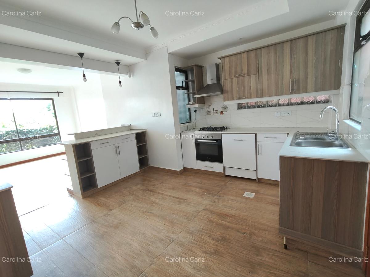 3 Bed Apartment with En Suite at Nyari - 4