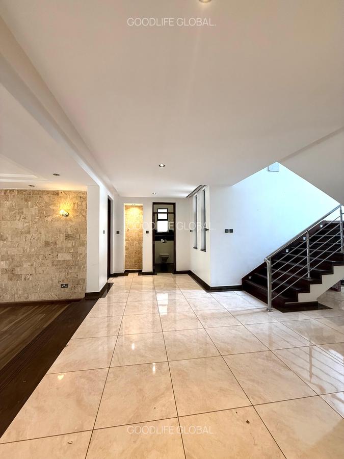 5 Bed Villa with En Suite at Lavington - 6
