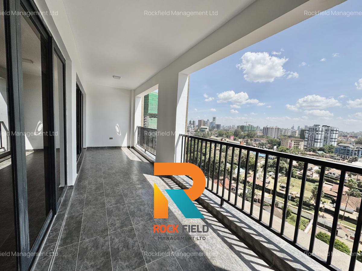 3 Bed Apartment with En Suite in Brookside - 4