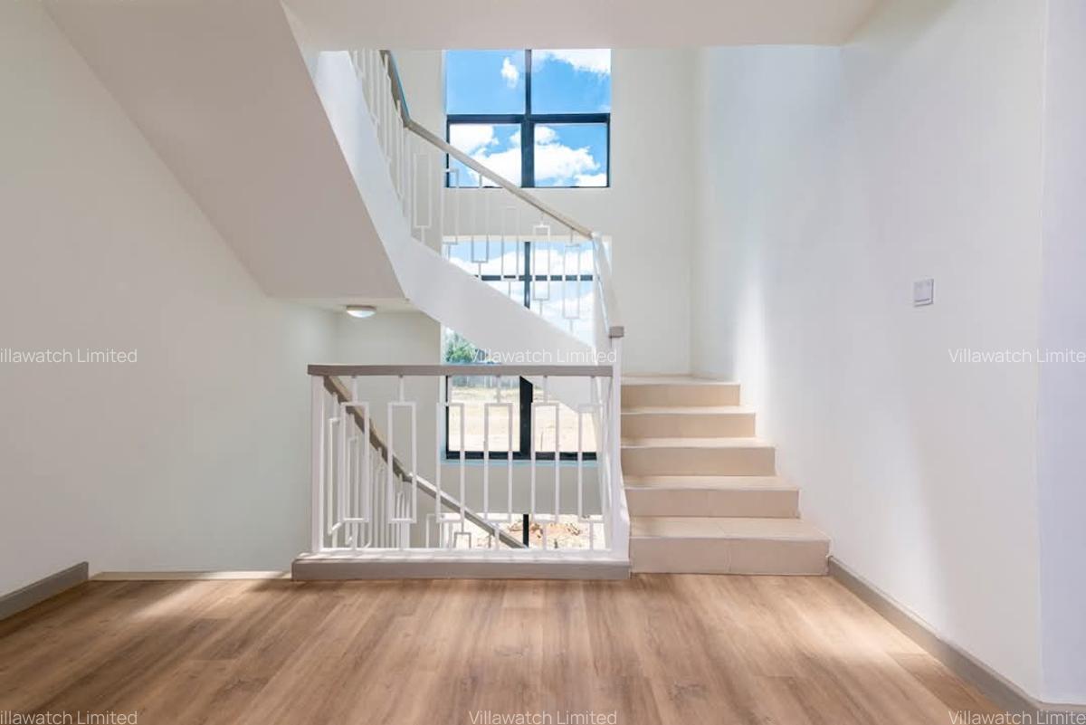 4 Bed Townhouse with En Suite in Membley - 7