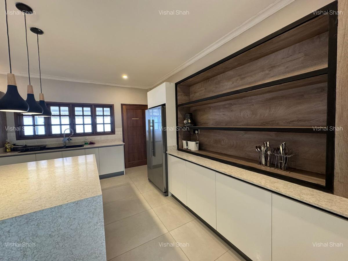 4 Bed Villa with En Suite at Bofa Road - 18