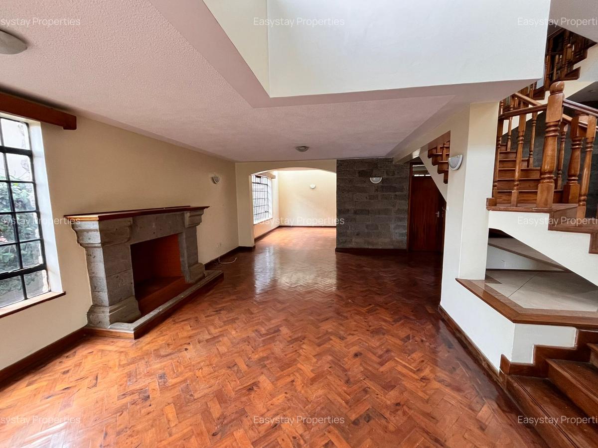 4 Bed Townhouse with Garden in Spring Valley - 4