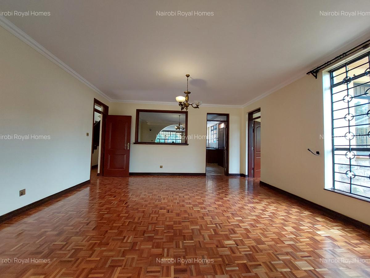 4 Bed House with En Suite at Acacia Drive - 7