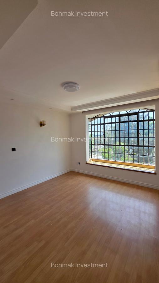 3 Bed Apartment with En Suite at Valley Arcade - 18