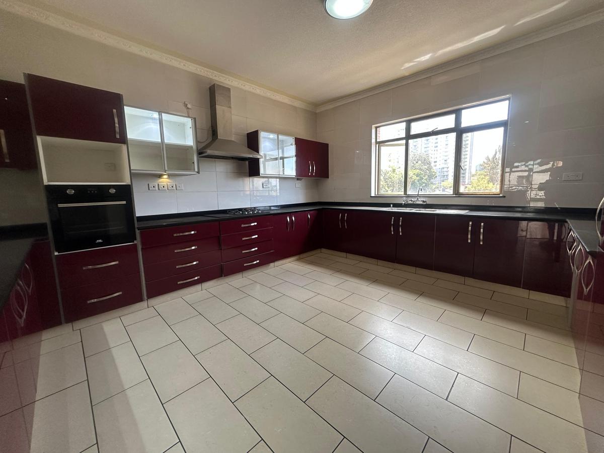 3 Bed Apartment with En Suite in Kilimani - 6